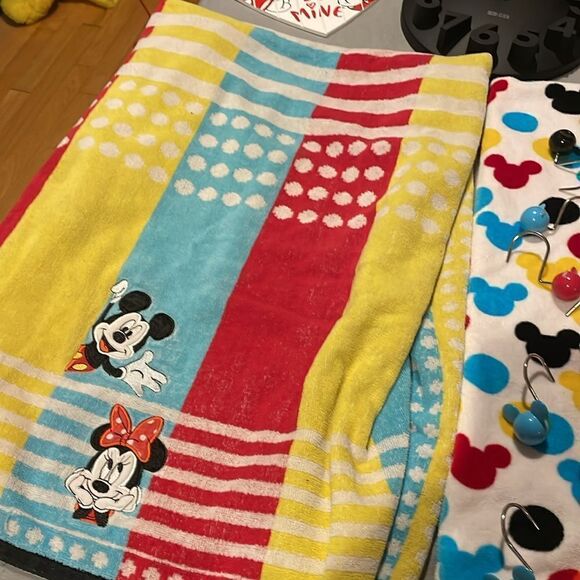 Mickey and Minnie Bathroom Bundle 🐭 - Picture 5 of 13